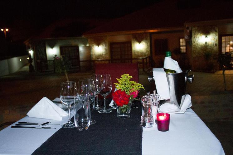 Classique Grace Boutique Hotel Sandton Luaran gambar